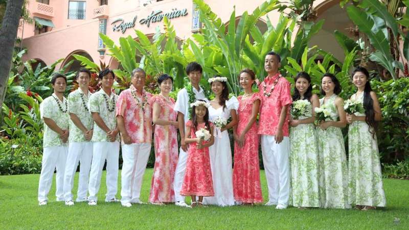 ハワイ結婚式のアロハシャツ着こなし方